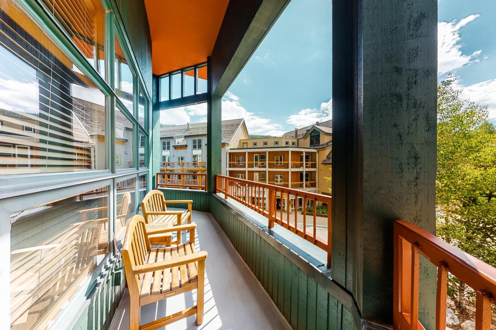 Condominiums In Кийстоун Екстериор снимка